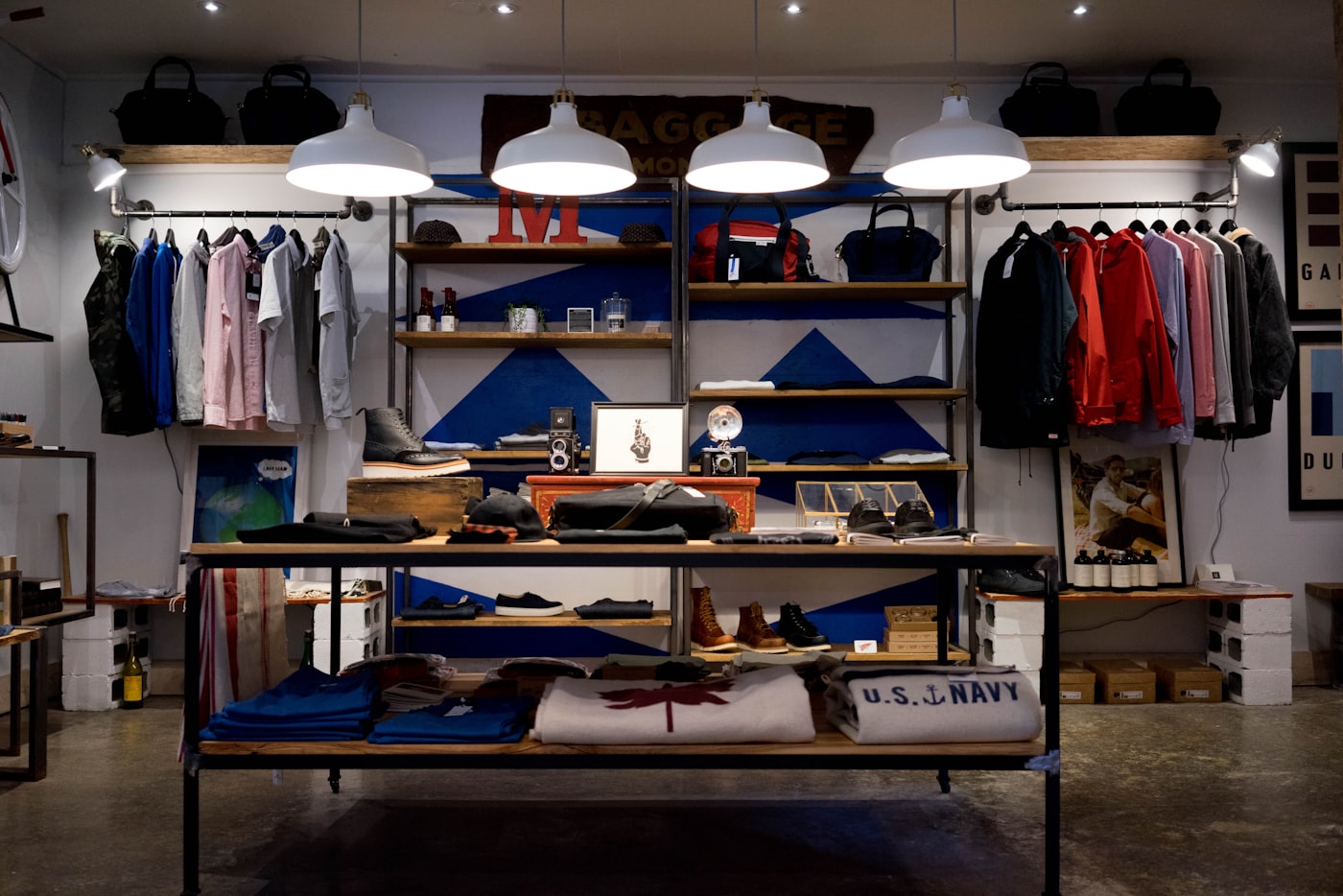 Int&eacute;rieur d&rsquo;une boutique de quartier